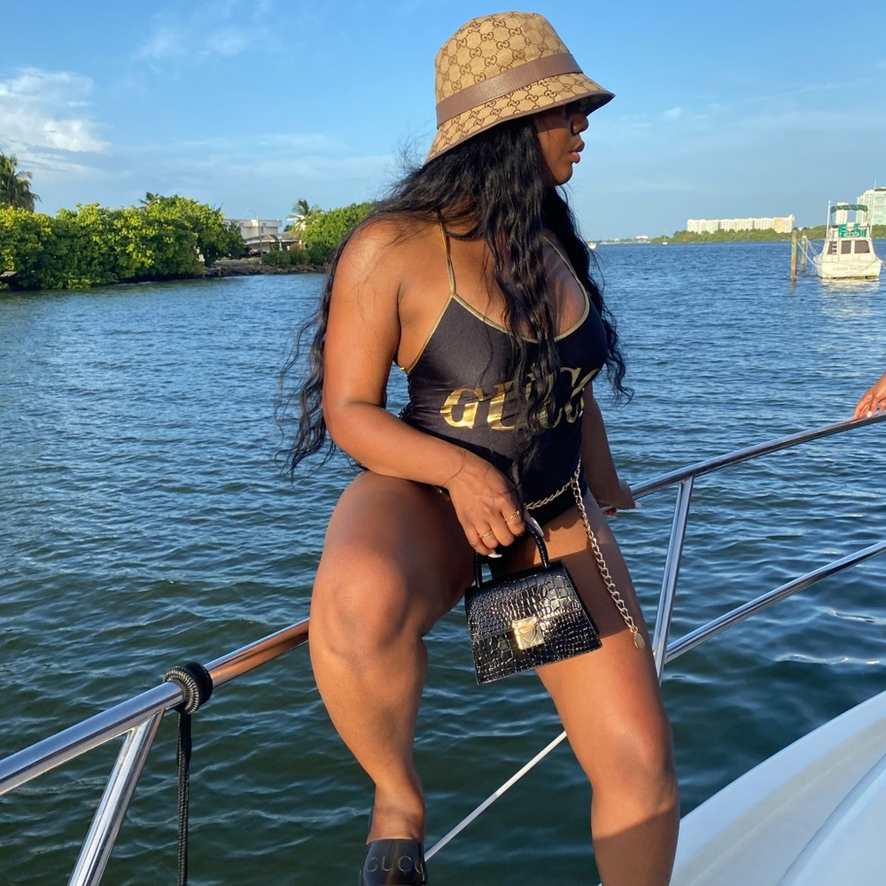 Meet your Posher, Montena